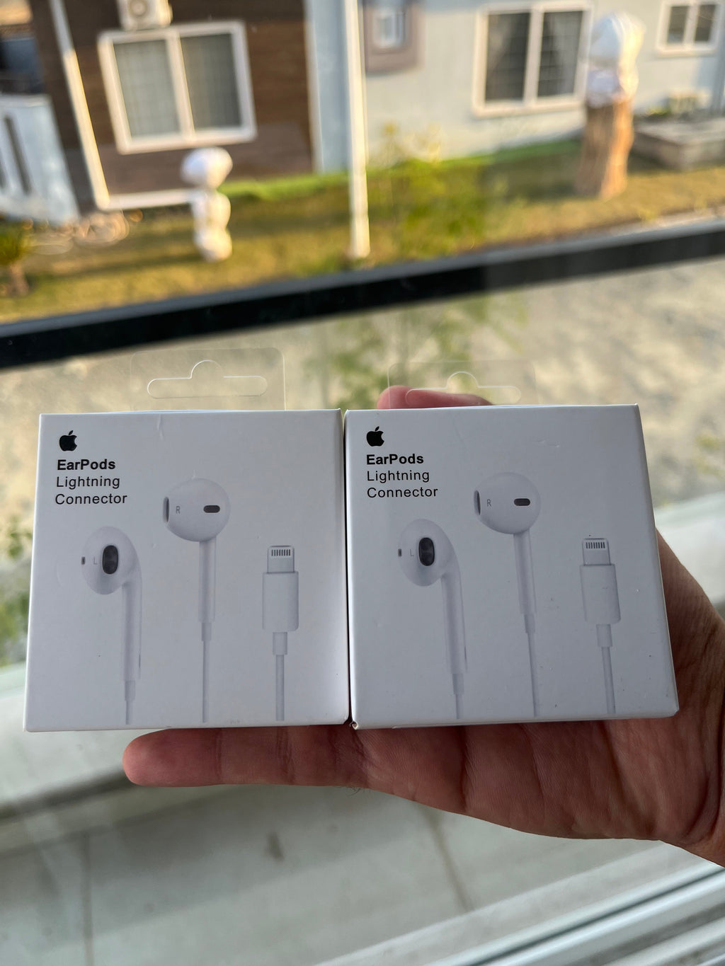 Apple EarPods Original Quality | HD Sound & Mic | Fast Delivery Across Pakistan