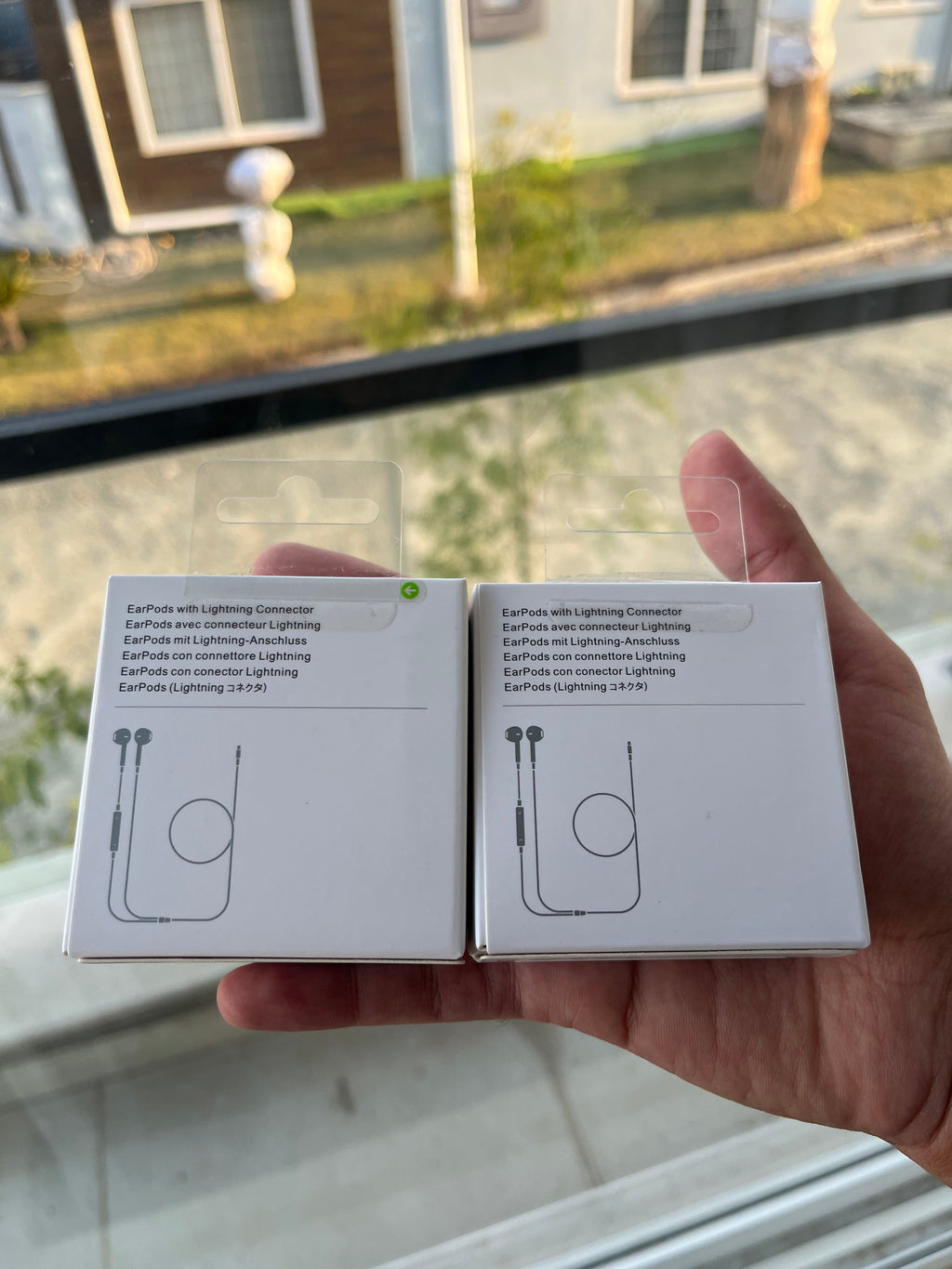 Apple EarPods Original Quality | HD Sound & Mic | Fast Delivery Across Pakistan