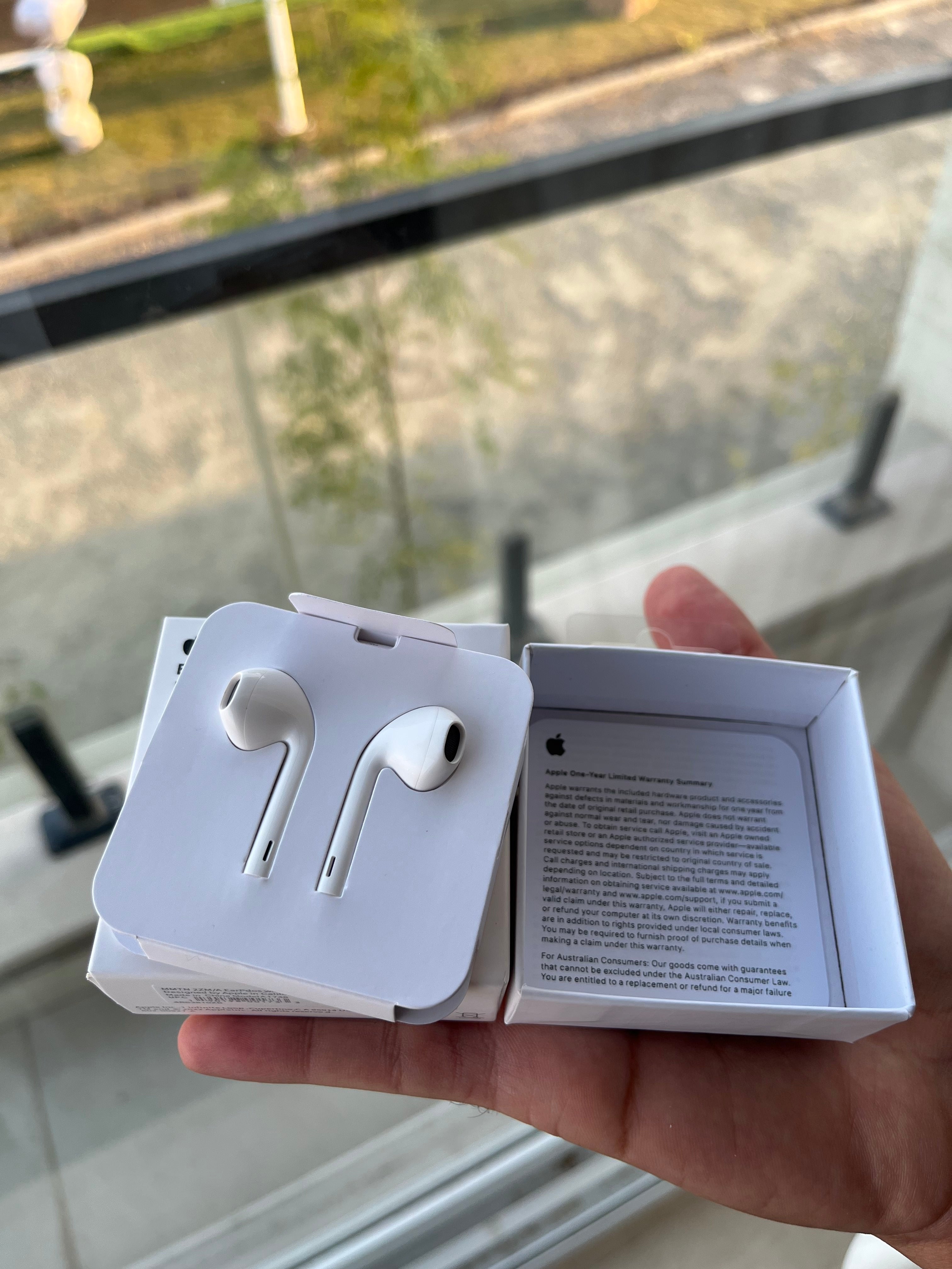 Apple EarPods Original Quality | HD Sound & Mic | Fast Delivery Across Pakistan