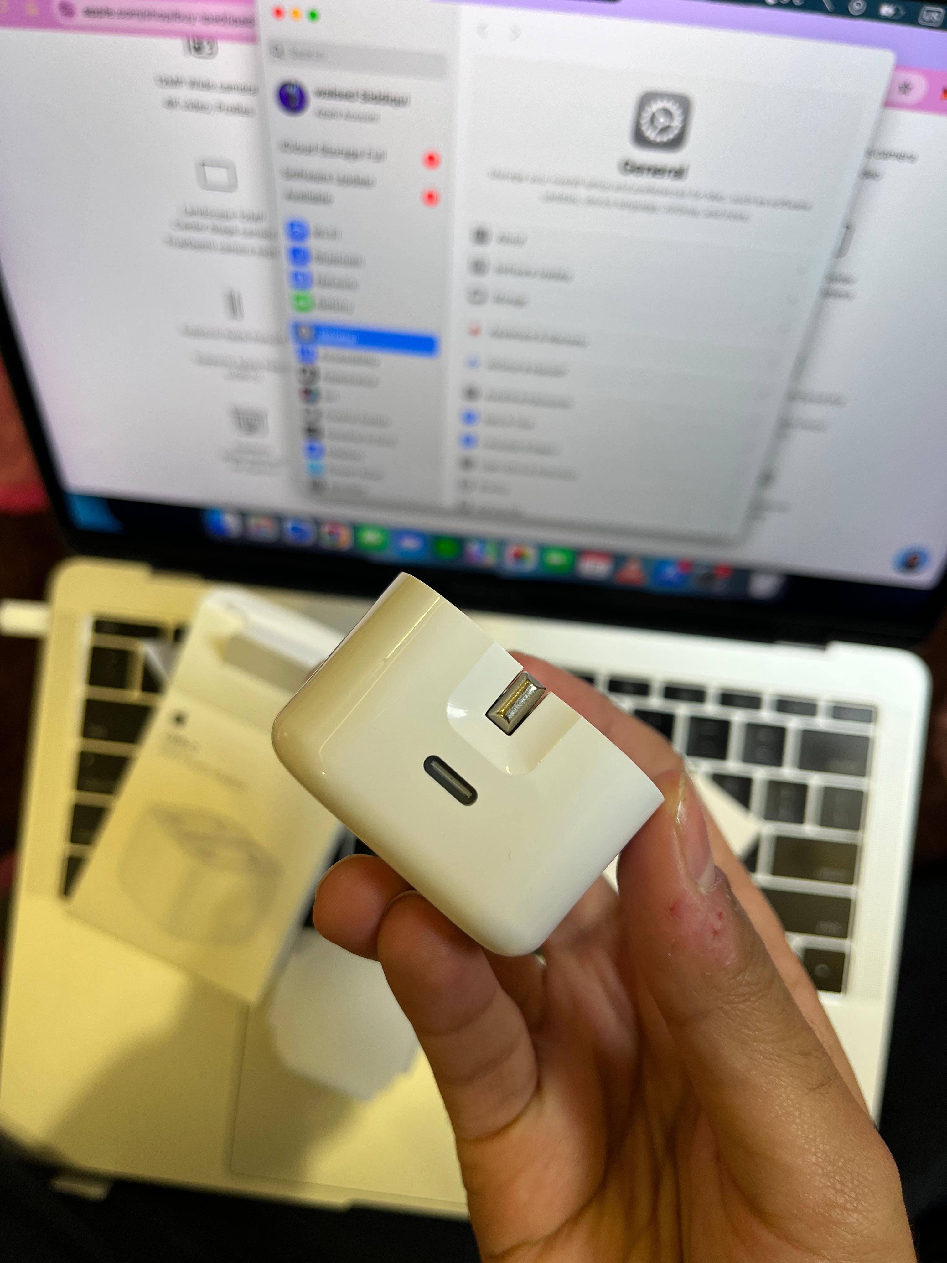 Apple 20W USB-C Fast Charger Pakistan – Original iPhone Charger